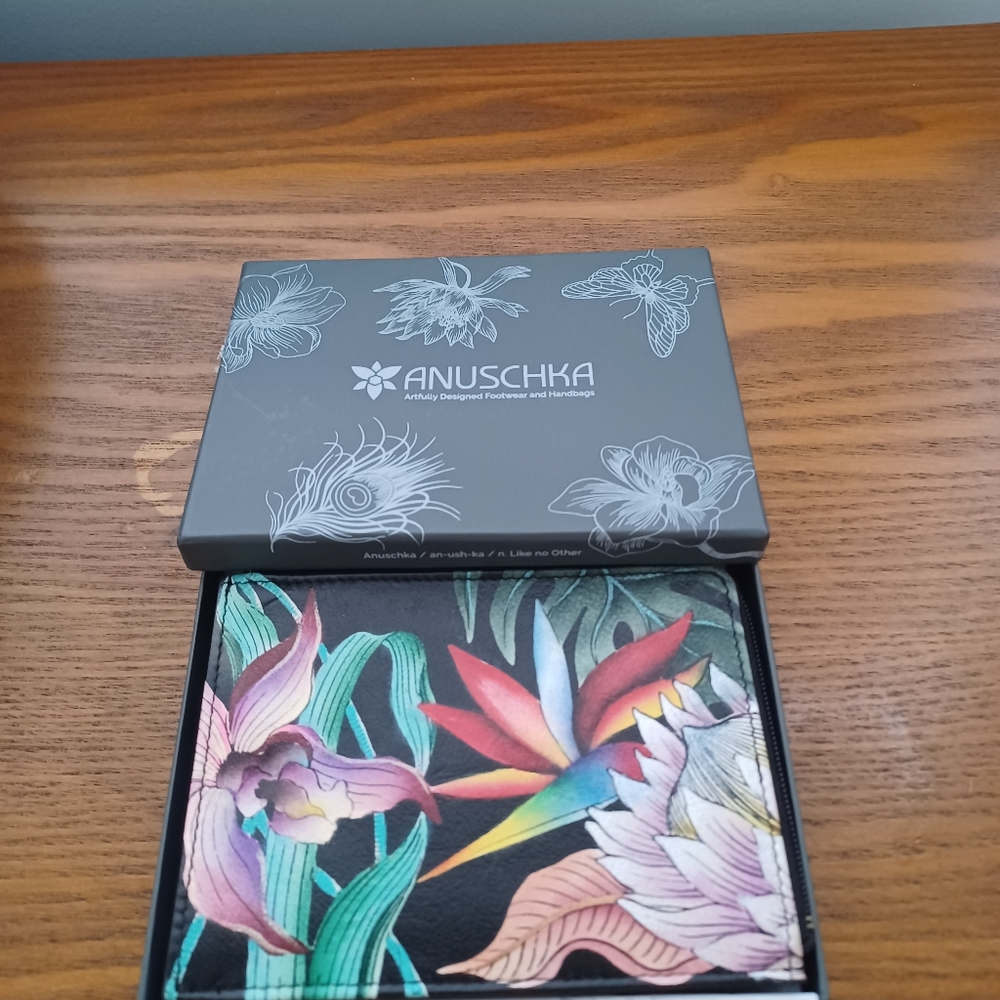 Anuschka Wallet - Picture 2 of 5
